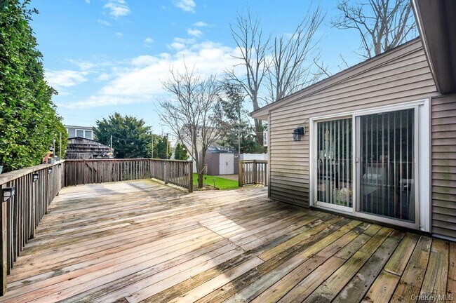 Building Photo - 2315 Willow St