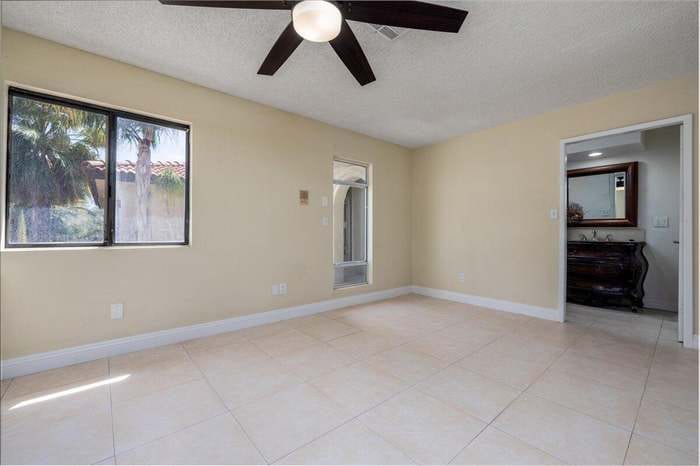 Building Photo - 12575 Deodar Ave