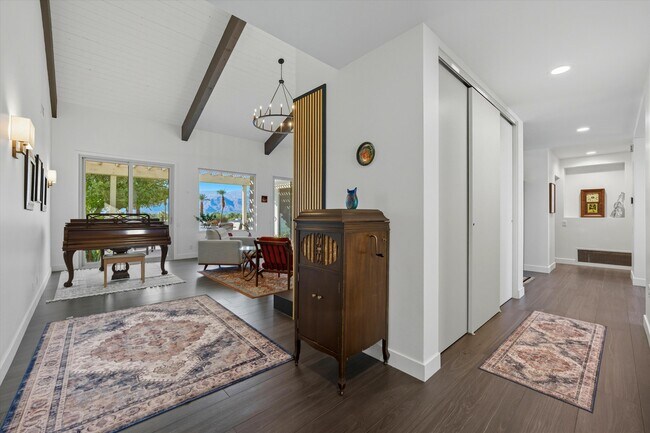 Building Photo - 809 Inverness Dr