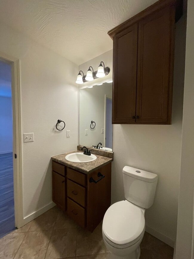 Building Photo - Kirkwood