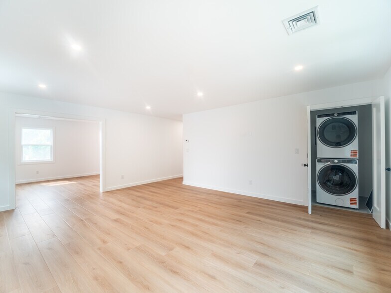 Building Photo - 201 Underhill Ave