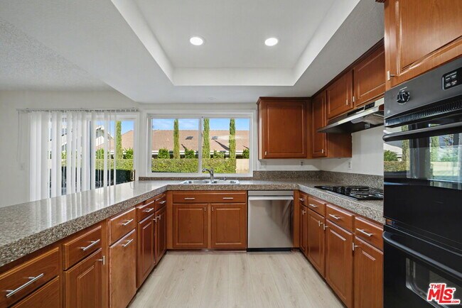 Building Photo - 243 Blanquita Way