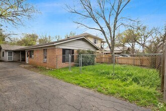Building Photo - 5605 1/2 Jim Hogg Ave-