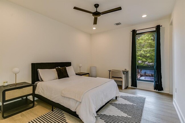 Building Photo - 2015 De Verne St