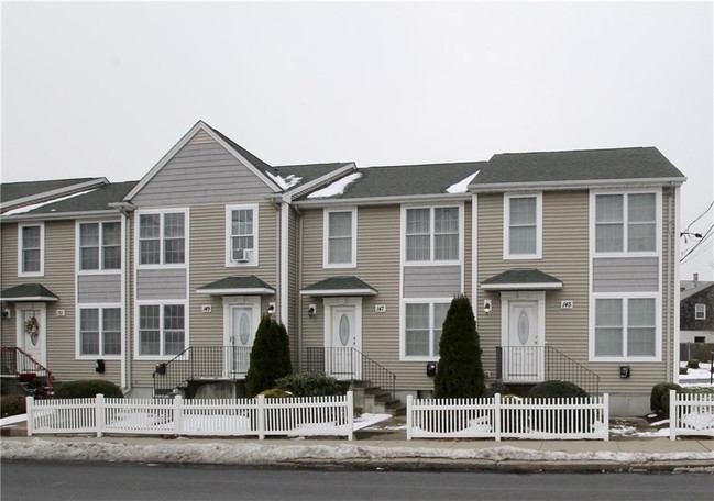 Building Photo - 145 S Bend St