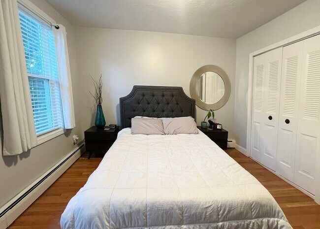 Building Photo - 126 Everett St