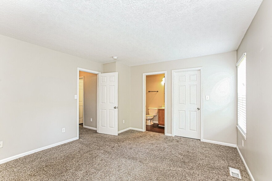 Building Photo - 16864 Maraschino Dr