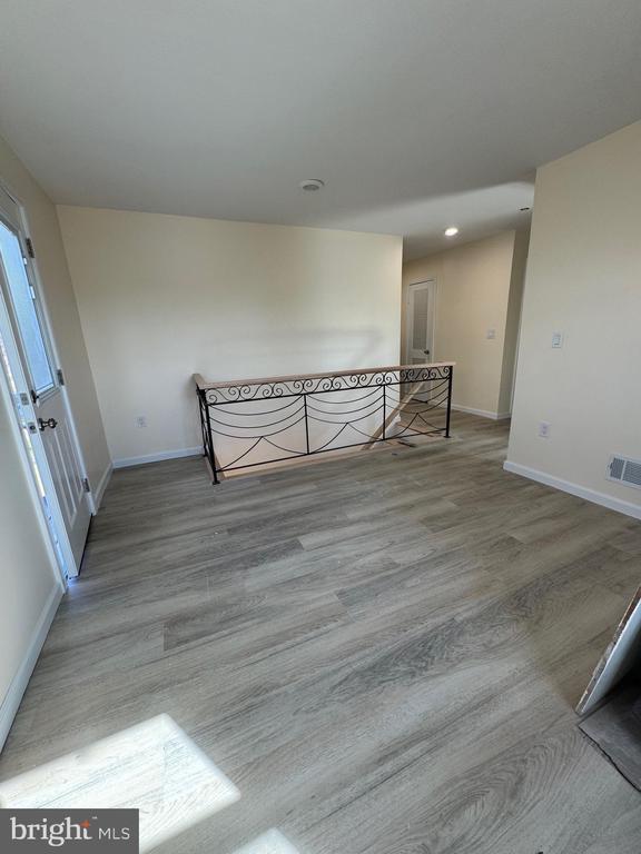 Building Photo - 109 E PARK Ave