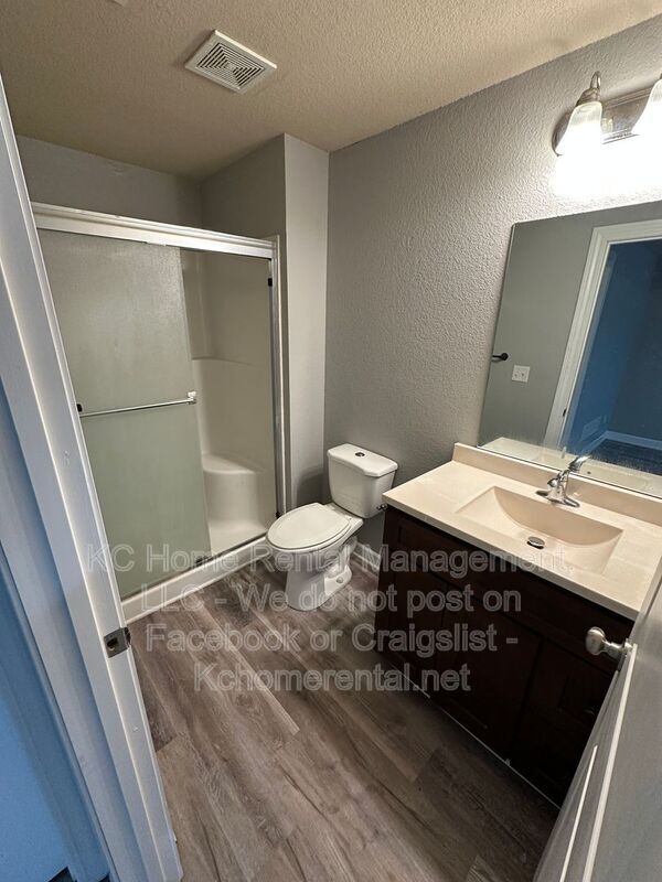 Building Photo - 10536 Kane Dr