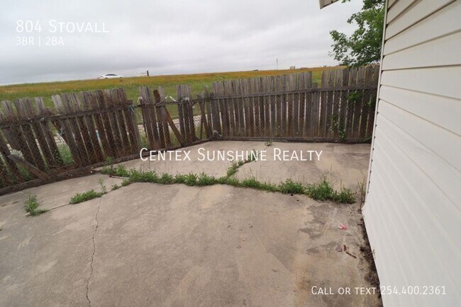 Building Photo - 804 Stovall-