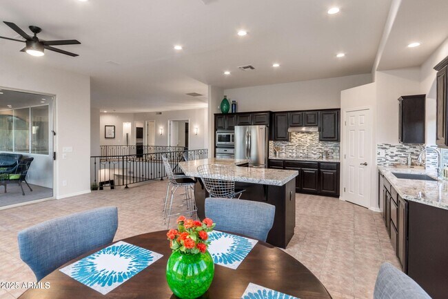 Building Photo - 908 E Waltann Ln