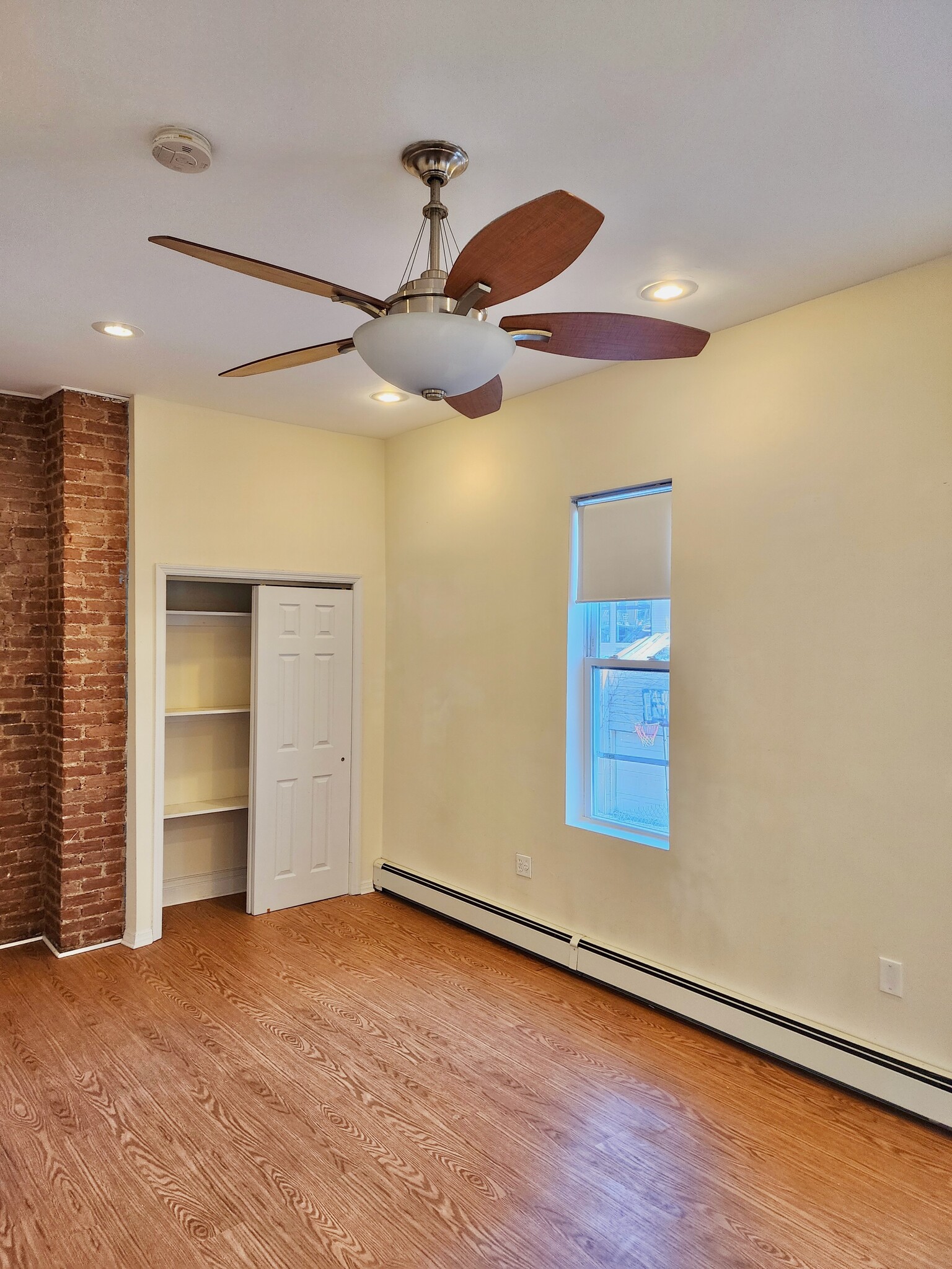 Building Photo - 244 Whiton St