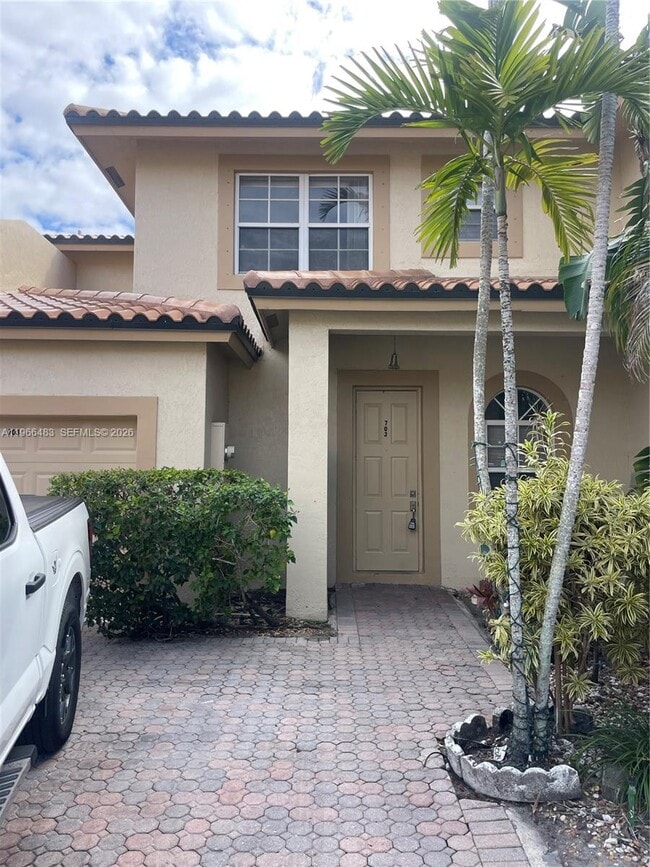 Building Photo - 703 NE 195th St