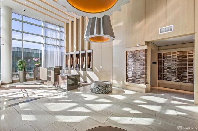 Building Photo - 708 Long Bridge St