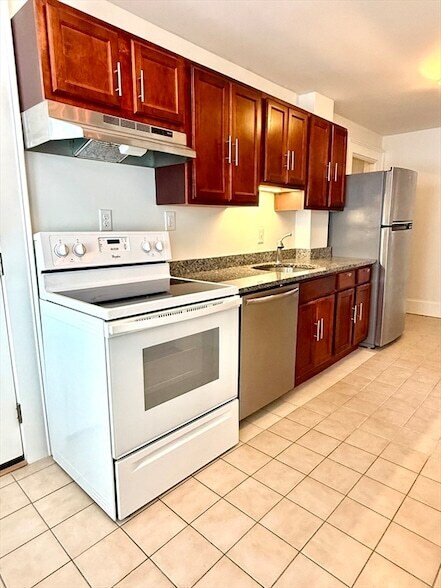 Building Photo - 114 Church St