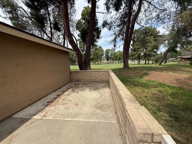 Building Photo - 2 Car Garage Capri in Leisure Village Senior Community