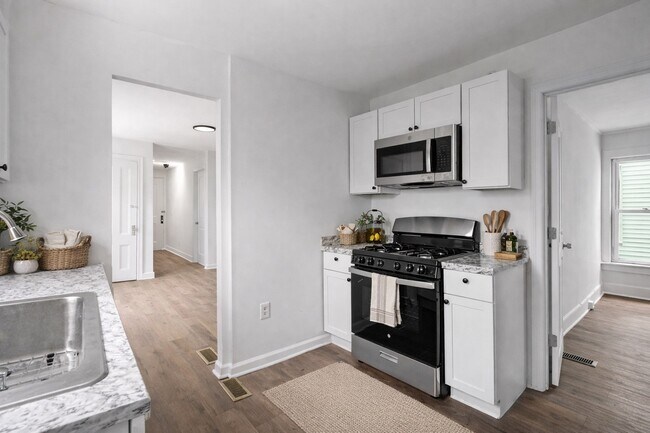 Building Photo - 66 Endicott Ave