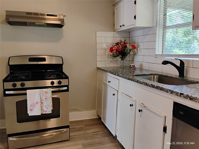 Building Photo - 5954 Doolittle Blvd