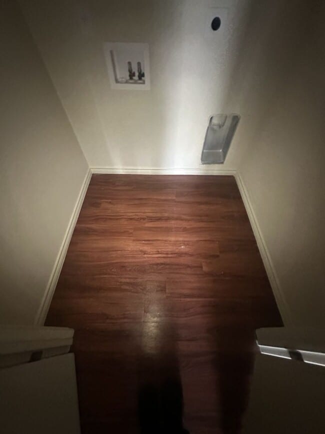 Building Photo - AVAILABLE NOW! (SECTION 8 ACCEPTED)