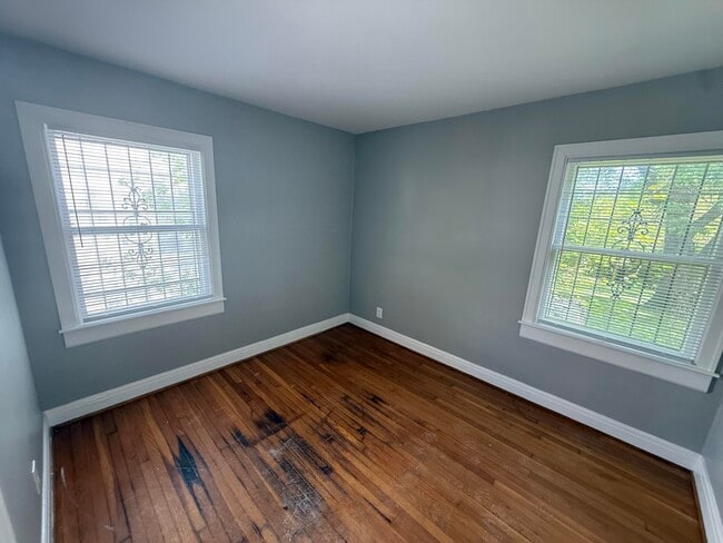 Building Photo - 1107 Highland Park Dr