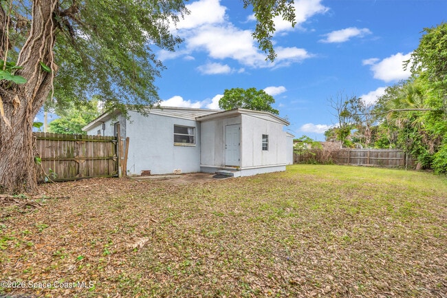 Building Photo - 1306 S Lakemont Dr