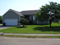 Building Photo - 403 Cedar Hollow Dr
