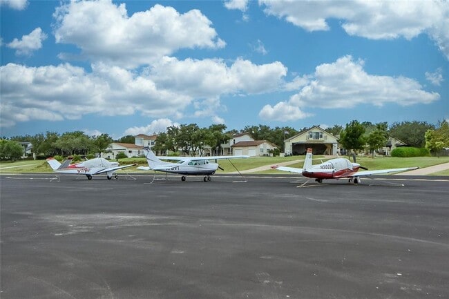 Building Photo - 220 Sailmaster St