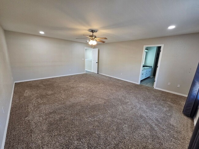 Building Photo - 3 Bed 3 bath house in 80925!!