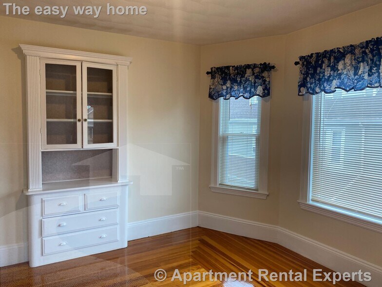 Building Photo - 188 Harvard St