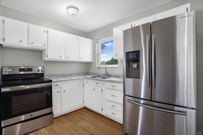 Building Photo - Guy Dr