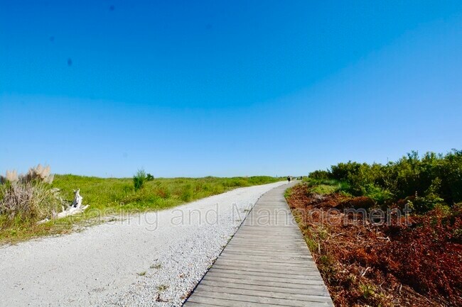 Primary Photo - 2057 Middle St