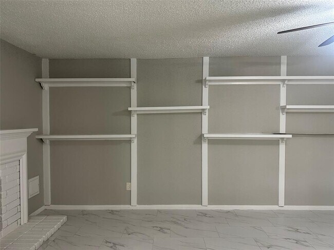 Building Photo - 3418 Green Fields Dr