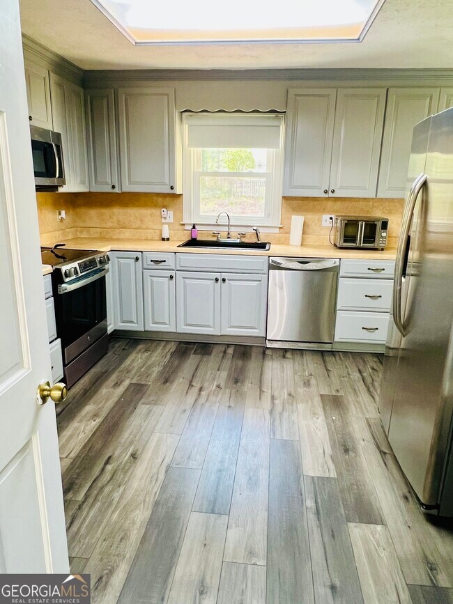 Building Photo - 2361 Ciji Cir