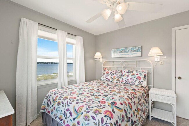 Building Photo - 2928 W Beach Blvd