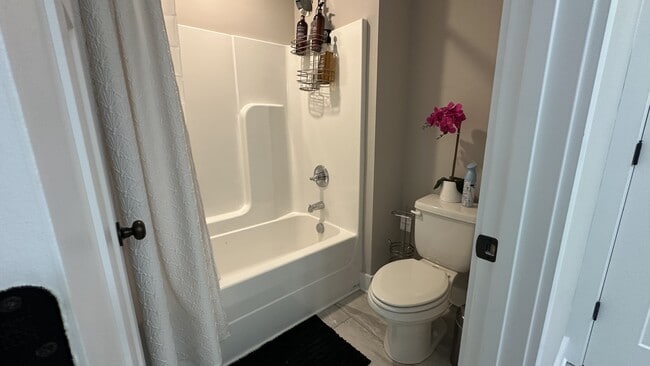 Building Photo - 537 Dexter Dr