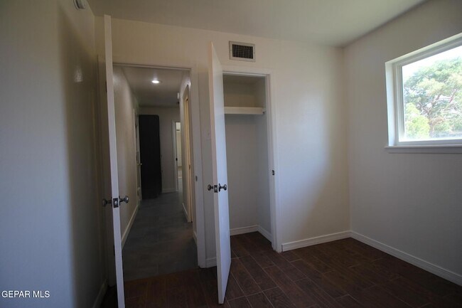 Building Photo - 19014 Armington Dr