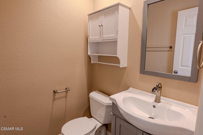 Building Photo - 2704 Simi Hills Ln