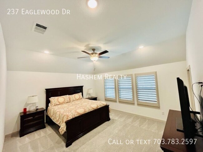Building Photo - 237 Eaglewood Dr