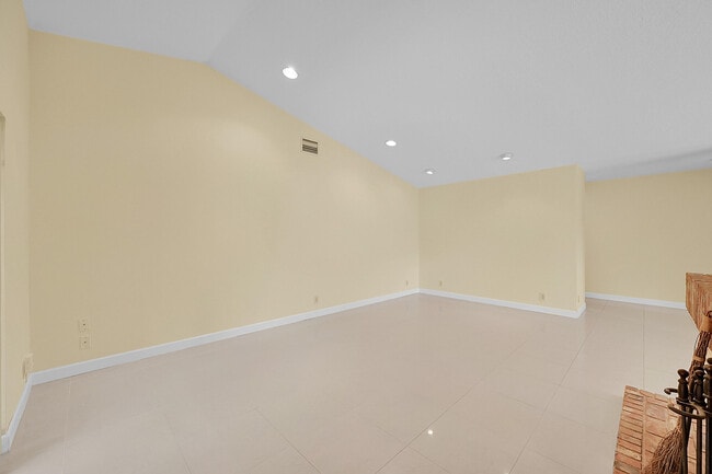 Building Photo - 6820 Allegre Ct