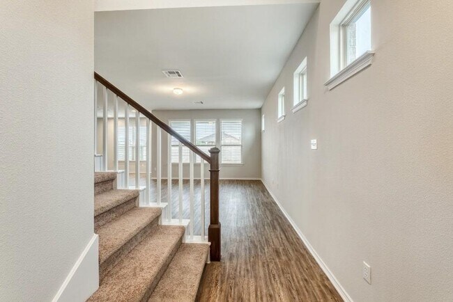 Building Photo - 3651 Sandy Brook Dr