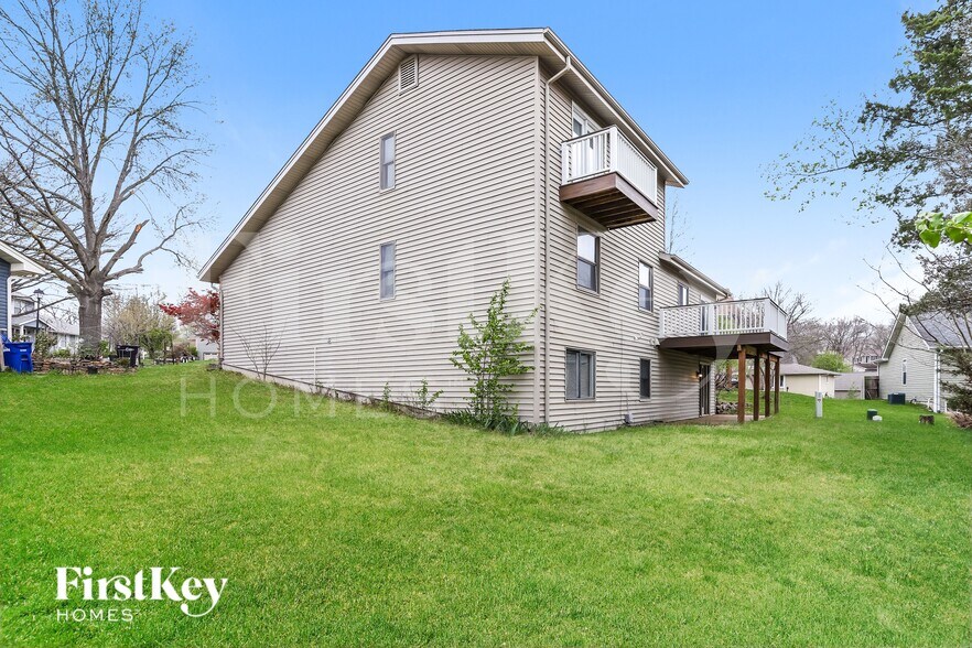 Building Photo - 416 Oak Pl