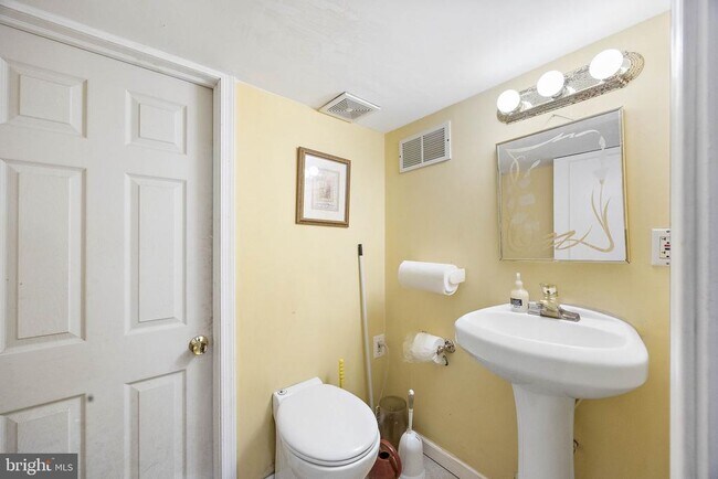 Building Photo - 412 Goodley Rd