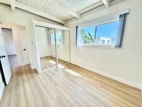 Building Photo - Donal Park Apartments