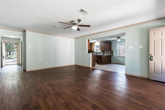 Building Photo - 5402 Sheraton Oaks Dr