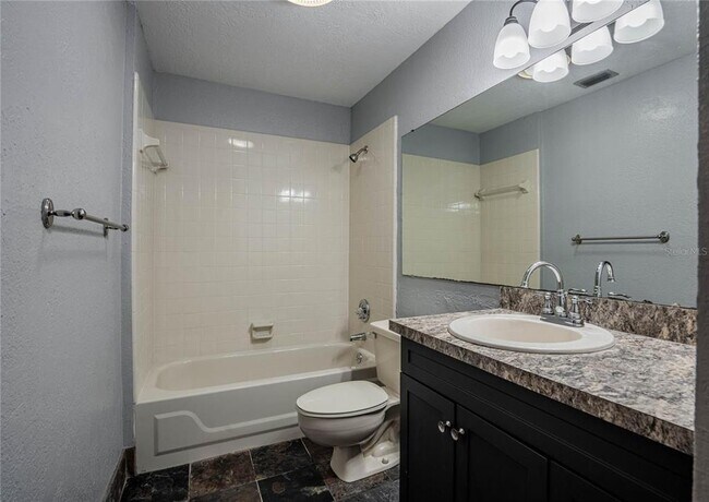 Building Photo - 8 Huntley Ct