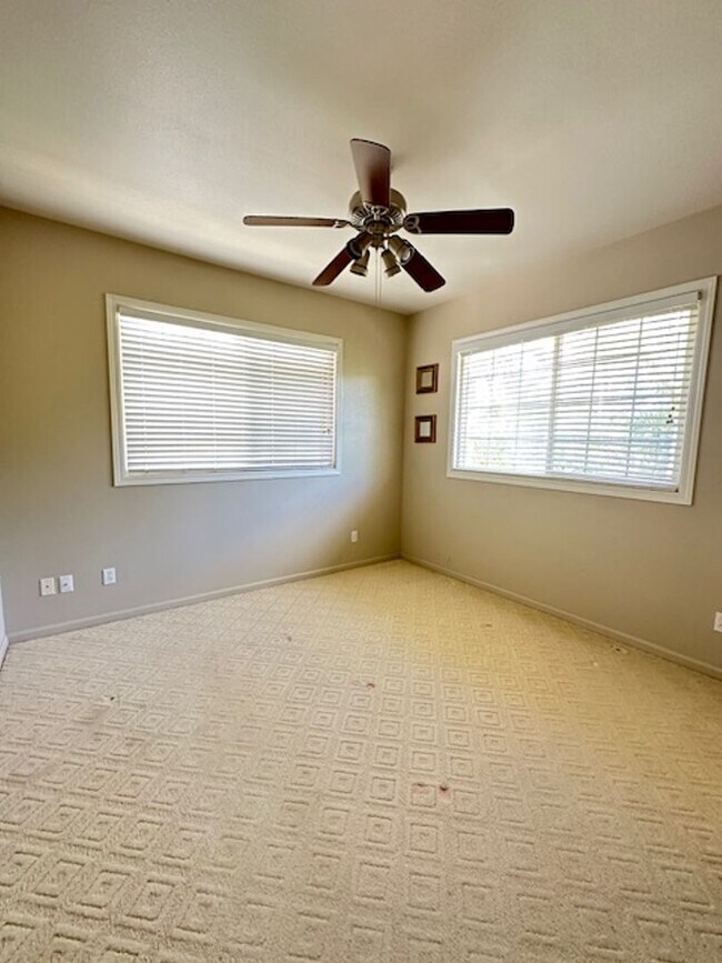 Building Photo - Single Family Executive Style Home in Gated Community