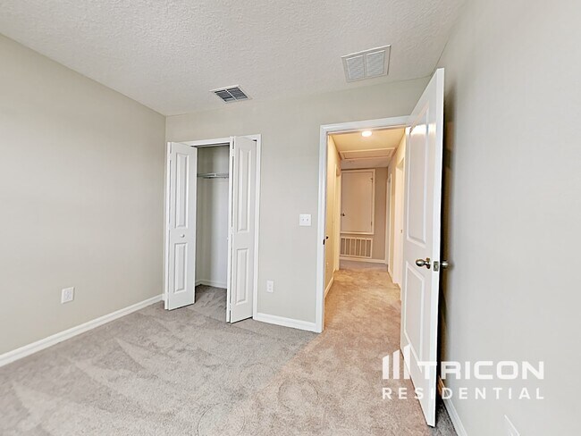 Building Photo - 10032 RoseMary Leaf Ln