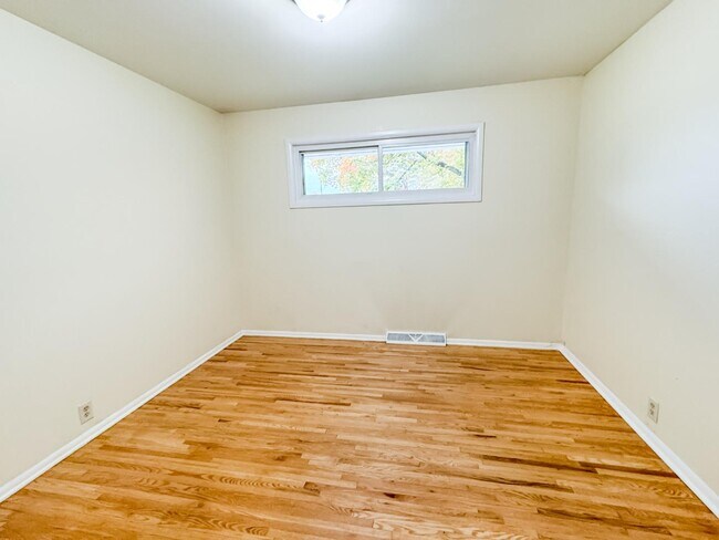 Building Photo - 4204 Northgate Dr NE