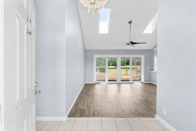 Building Photo - Golf Course Living Just Minutes from North Myrtle Beach – Long-Term Rental in Aberdeen