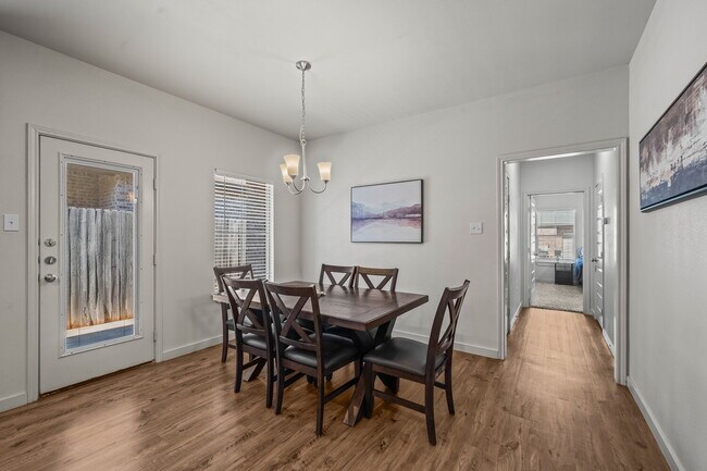 Building Photo - Spacious Townhome Located South Of Town Near Cooper Elementary